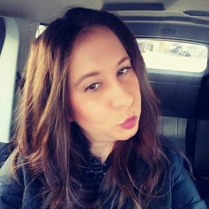 Meet your Posher, Melissa